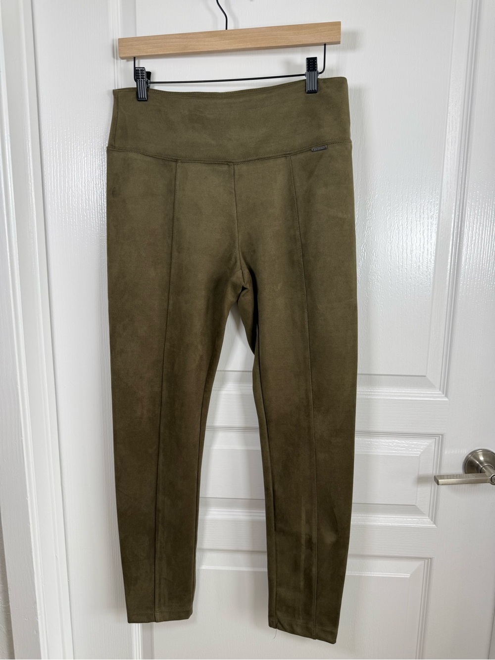 Tahari Olive Green Suede-Look Leggings (022)